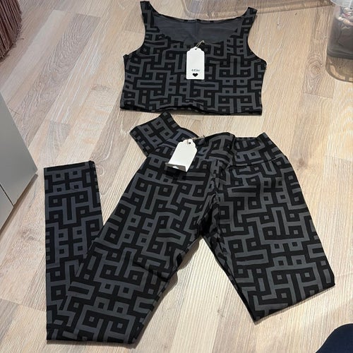 Crop Top och Leggings Set helt nytt storlek XS