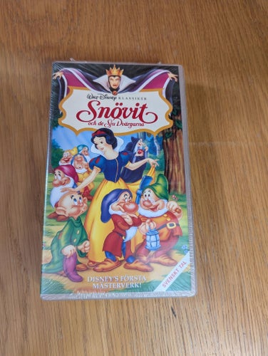OÖPPNAD!! Snövit och de Sju Dvärgarna VHS
