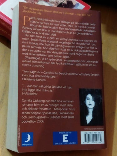 Olycksfågeln - Camilla Läckberg. bok, pocket. Very good plus