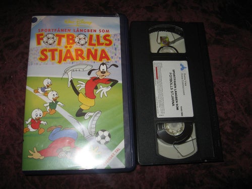 SPORTFÅNEN LÅNGBEN SOM FOTBOLLSSTJÄRNA (WALT DISNEY) VHS SVENSKT TAL
