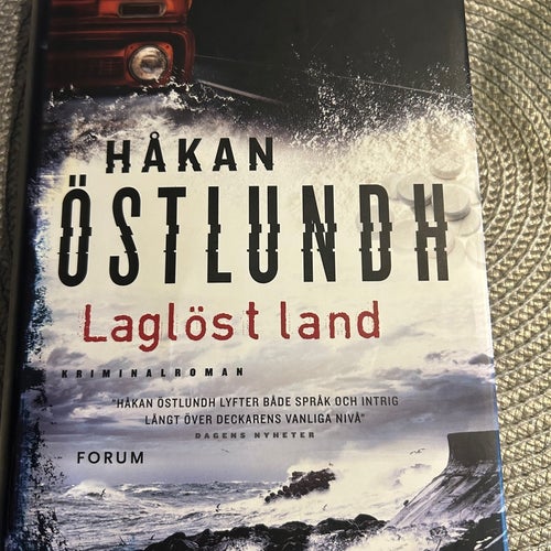 Laglöst land av Håkan Östlundh