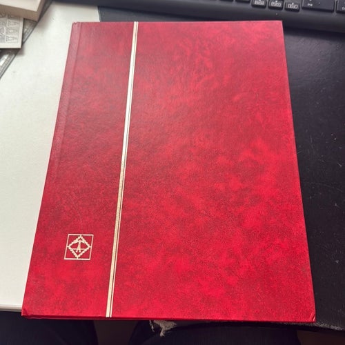 Italien insticksalbum 16 blad (32 sidor) alla sidor med märken är fotade