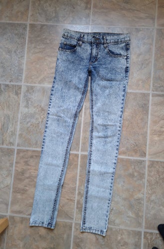 Nyskick Stentvättade Stuprör Jeans Stuprörsjeans Second Skin 26 27 Cheap Monday