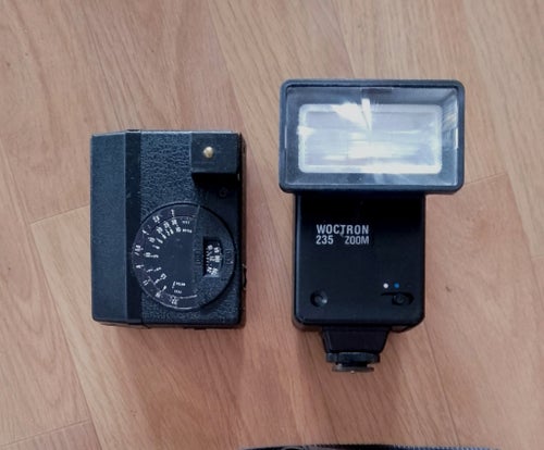 Två vintage kamerablixtrar, Woctron och Sunpak