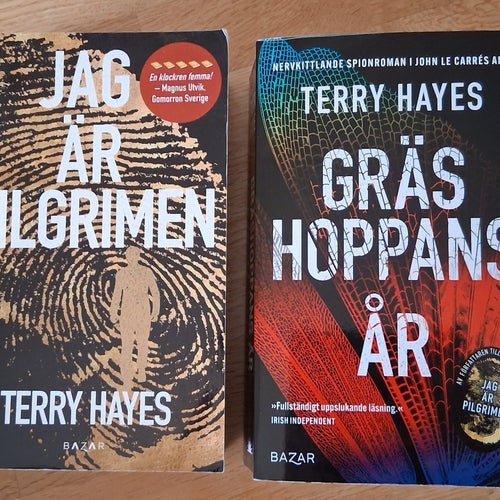 Bokpaket av Terry Hayes/Jag är Pilgrimen 2016/ Gräshoppans år 2025
