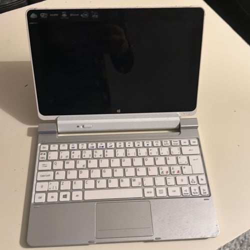 Acer 2-i-1 Laptop/Surfplatta