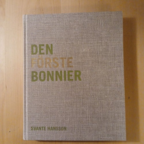 Den Förste Bonnier, av Svante Hansson, 2004