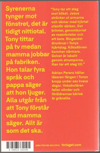 Mamma / Adrian Perera