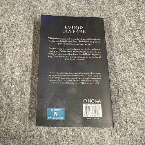 Charlotte Mandrup Larsen - Astrid Ulvfare - Blodshämnden