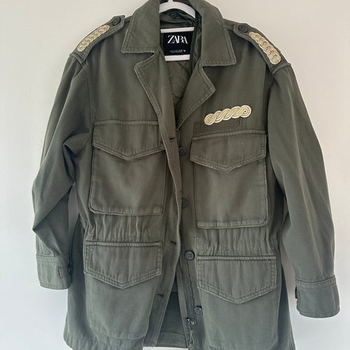 ZARA grön militär armé jacka, storlek S