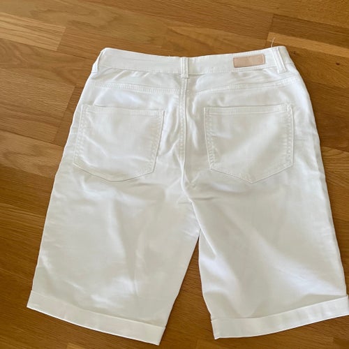 Vita bomulls shorts 38. pieces
