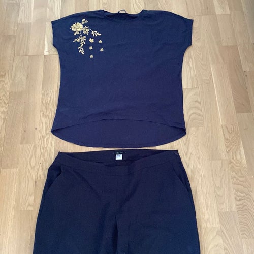 Mörkblått set med topp och byxor Snna Field & La Redoute Stl 46