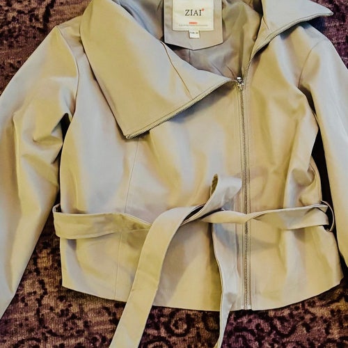 ZIAI beige jacka, storlek EUR 38.