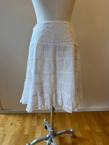KappAhl vit kjol, storlek 36 – romantisk boho