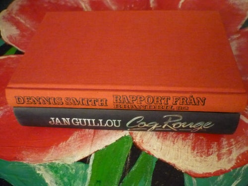 BOK, 2 STYCKEN BÖCKER, COQ ROUGE, DENNIS SMITH: RAPPORT FRÅN BRANDBIL 82