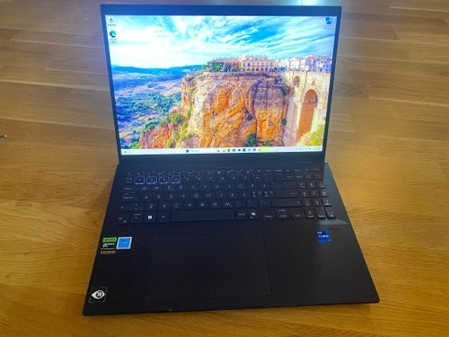 ASUS ExpertBook B5604CVF med Intel Core i7-1355U, 32 GB RAM, NVIDIA GeForce RTX