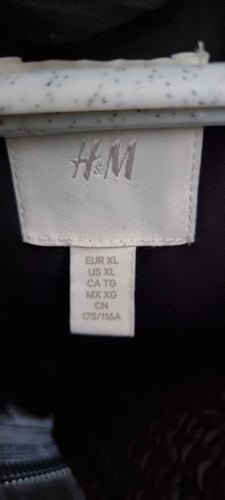 H&M svart vinterjacka, storlek XL