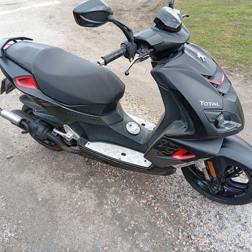 Peugeot speedfighter 4 moped