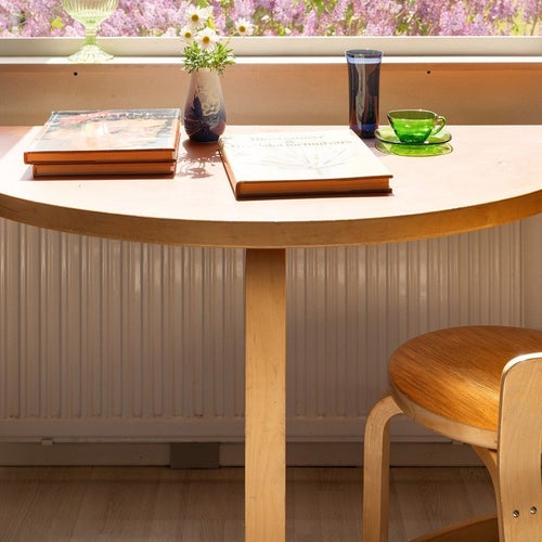 Artek Aalto 95 Bord Halvrund röd linoleum
