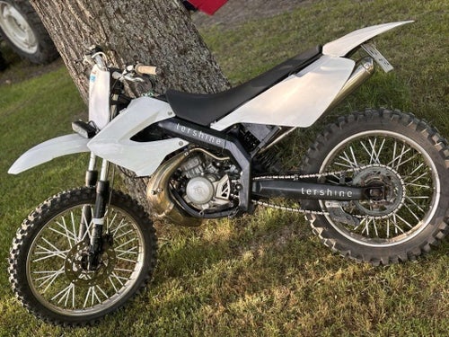 MOPED DERBI SENDA KLASS 1 ÅRSMODELL 2005 EBSS 08a MOTOR VIT MOPPE
