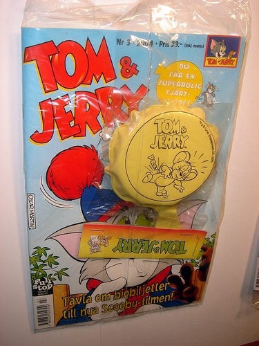 TOM & JERRY I ORIGINAL PLAST med leksak 2004 nr 3 FJÄRT