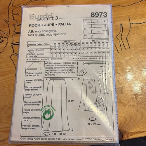 Symönster Burda 8973 Strl 34 - 46 Oöppnad