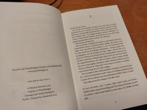 Från Holmes till Sherlock av Mattias Boström. Very Fine+. BM