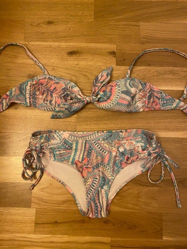 Odd Molly Mönstrad bikini storlek 0 oanvänt