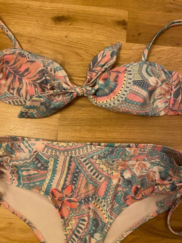 Odd Molly Mönstrad bikini storlek 0 oanvänt