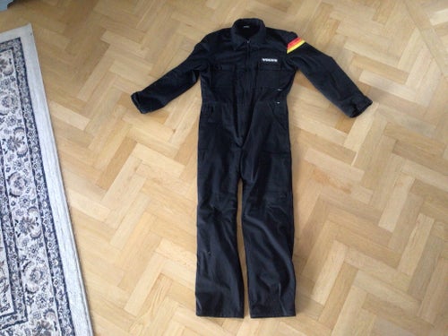 Fodrad Volvo overall från 1970-1980-talet. Perfekt för bilentusiasten!