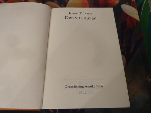 DEN VITA DUVAN, ROSIE THOMAS, BOK
