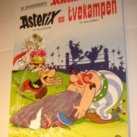 Asterix 04 - Asterix och tvekampen ALBUM NY OLÄST 2018