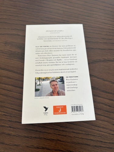 Förorten av Peter Esaiasson, 2019