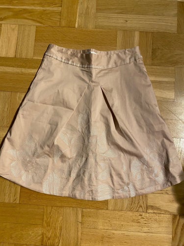 Kjol storlek 42
