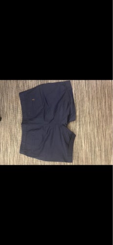 Mörkblå shorts