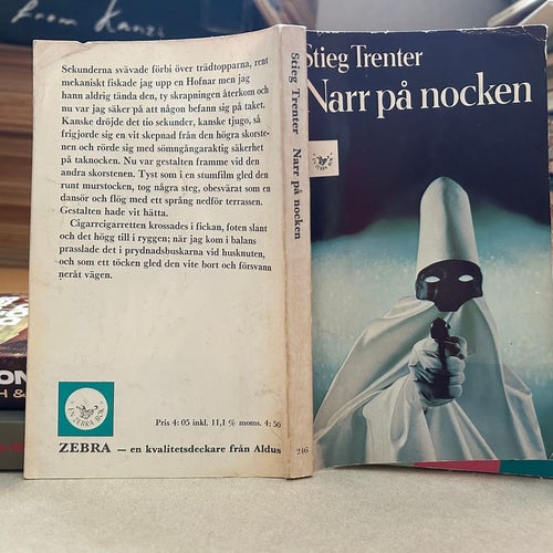 Narr på nocken av Stieg Trenter, bok, Very Fine plus