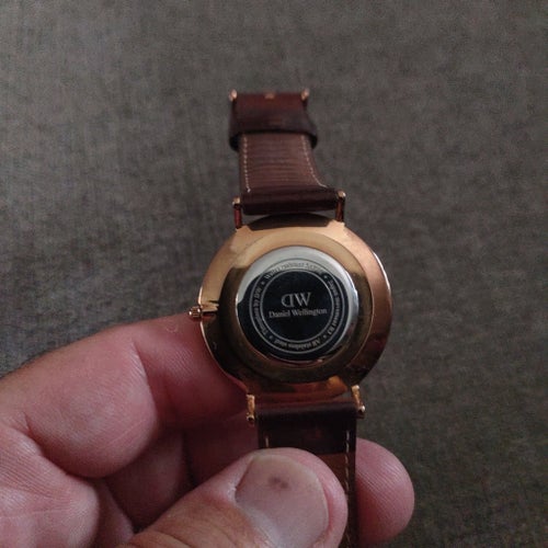 Daniel Wellington klocka med brunt läderarmband
