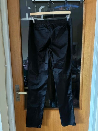 Blanka svarta byxor från Vera Moda, storlek L/XL