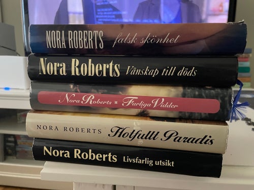 Nora Roberts - Falsk Skönhet, Vänskap till Döds, Farliga Vidder,