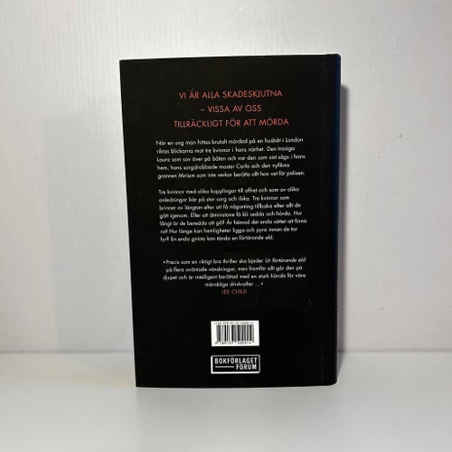 Ur förtärande eld - Paula Hawkins - 2021 - Inbunden