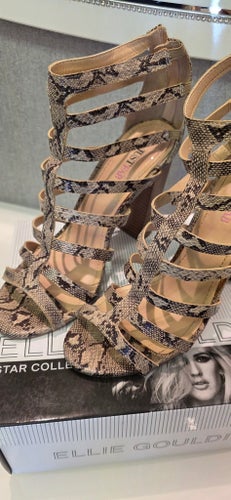 Ellie Goulding Sandaler med klack i ormskinnsmönster, storlek 40