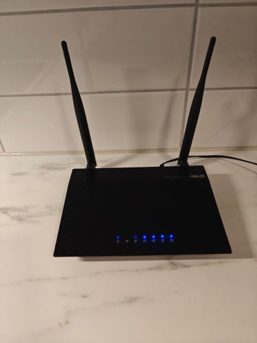 ASUS RT-N12 Trådlös N-router