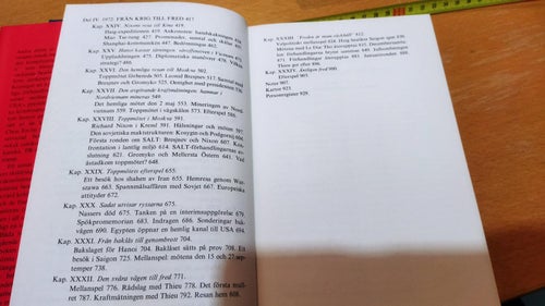 Memoarer Från krig till fred av Henry Kissinger. Bok. Very Fine plus.