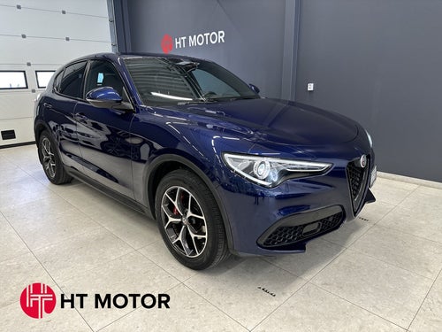 Alfa Romeo Stelvio 2.0 Turbo 16V Q4 200HK/B-Kamera/Veloce Läder/Navi/