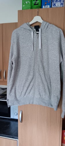 H&M grå huvtröja, storlek S