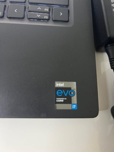 Dell Laptop med Intel Core i7-1185G7, 16GB RAM, 256GB SSD