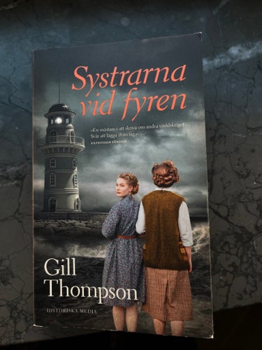 Systrarna vid fyren Gill Thompson