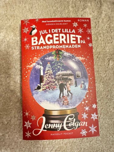 Jul i det lilla bageriet på Strandpromenaden av Jenny Colgan, 2021