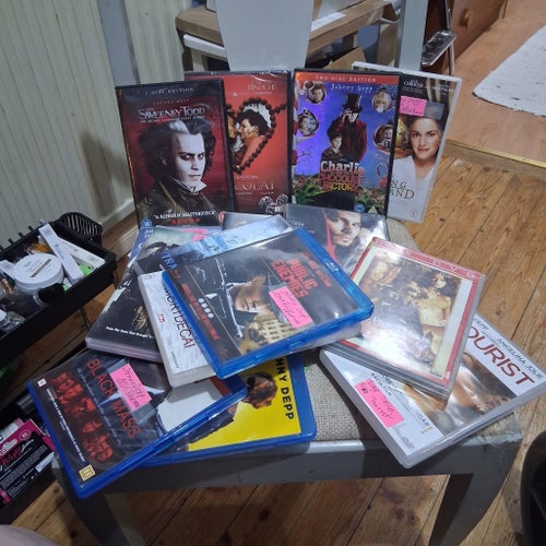 Säljer hela min samling med Jonny Depp OBS stor samling