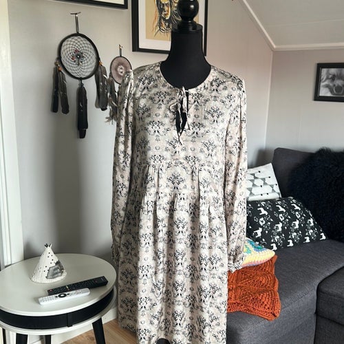 Odd Molly beige/mönstrad klänning, storlek 1